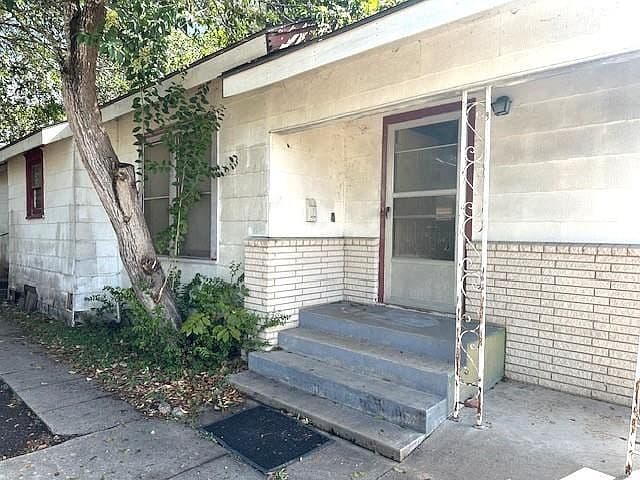 Listing photo 4