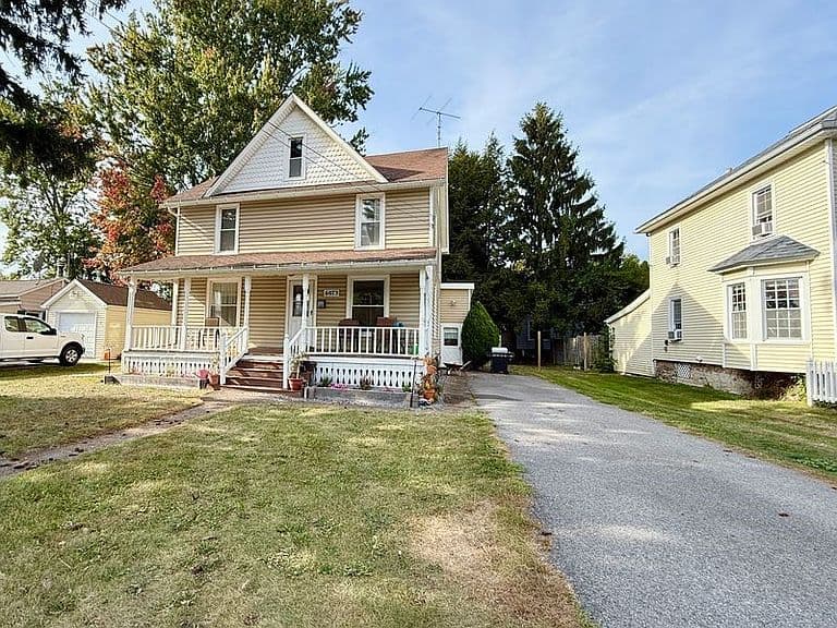 Listing photo 3