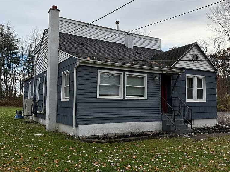 Listing photo 5