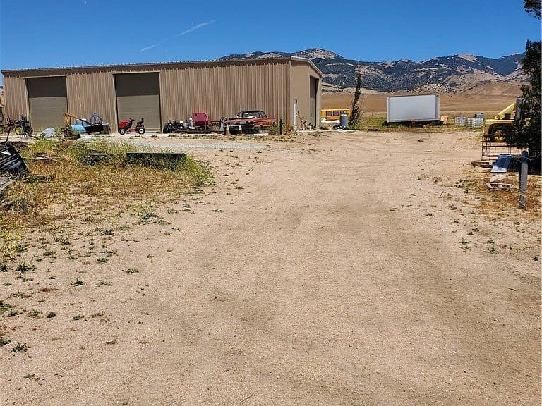 Listing photo 3