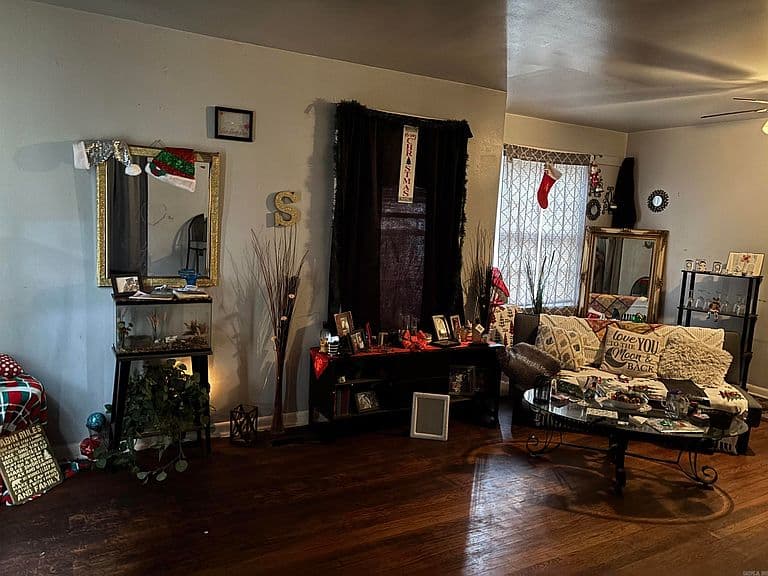 Listing photo 5