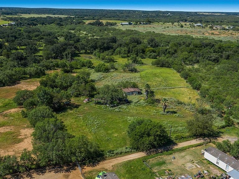 Listing photo 5