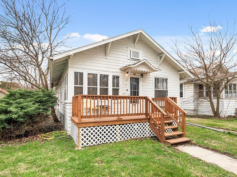 Listing photo 2