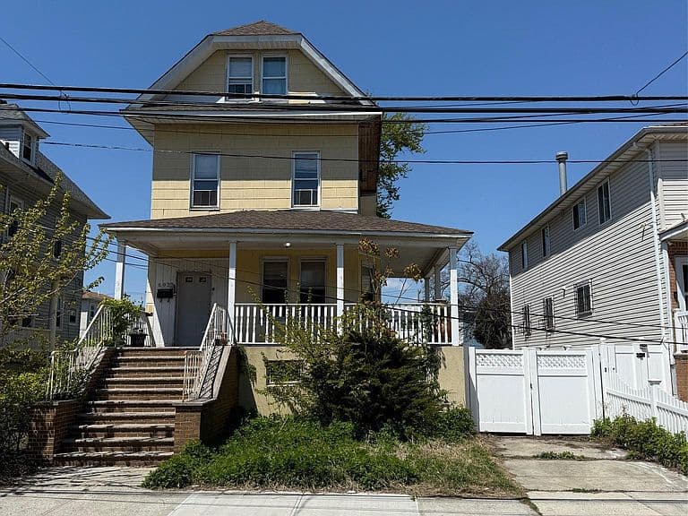 Listing photo 3