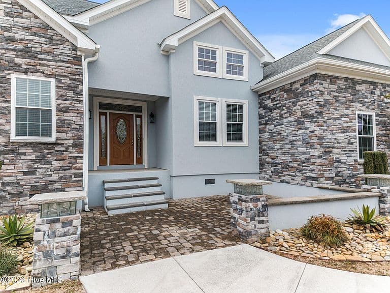 Listing photo 3