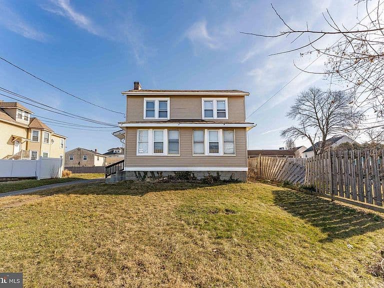 Listing photo 2