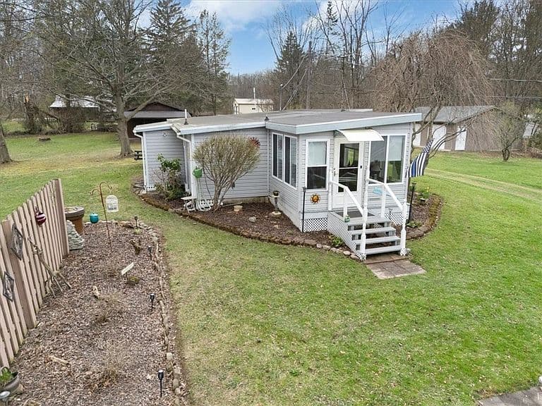 Listing photo 5