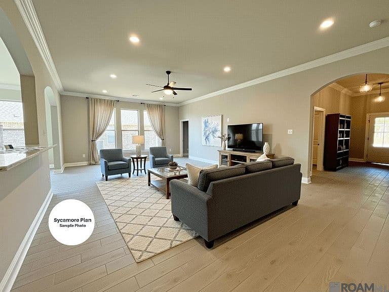 Listing photo 2