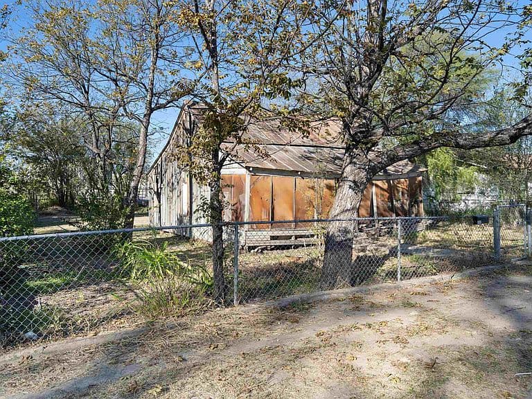 Listing photo 4