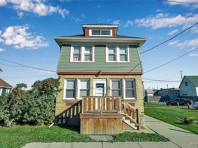 Listing photo 3