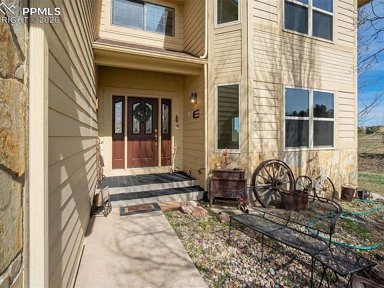 Listing photo 2