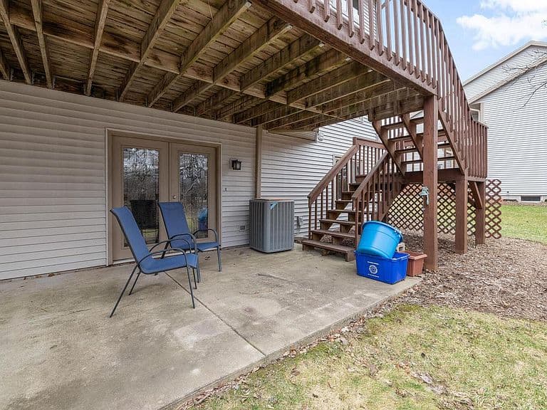 Listing photo 5