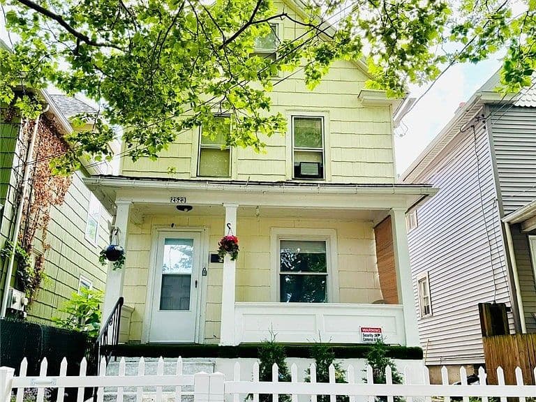 Listing photo 4