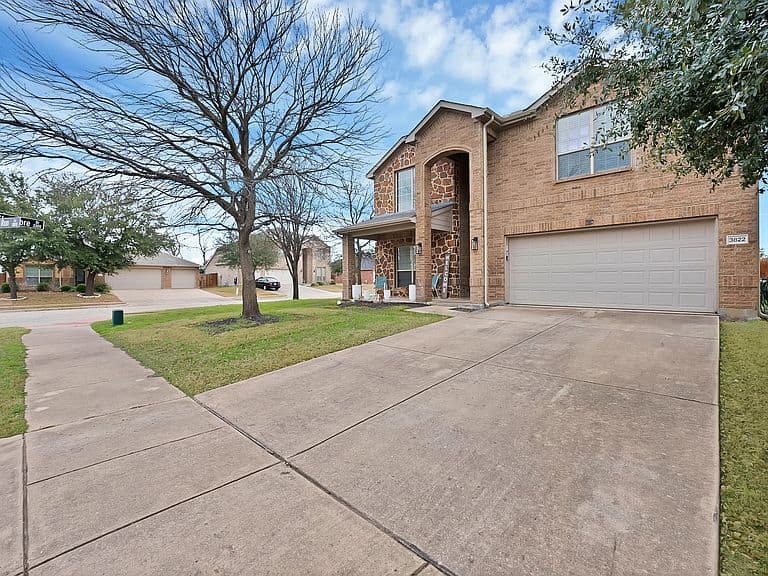 Listing photo 3