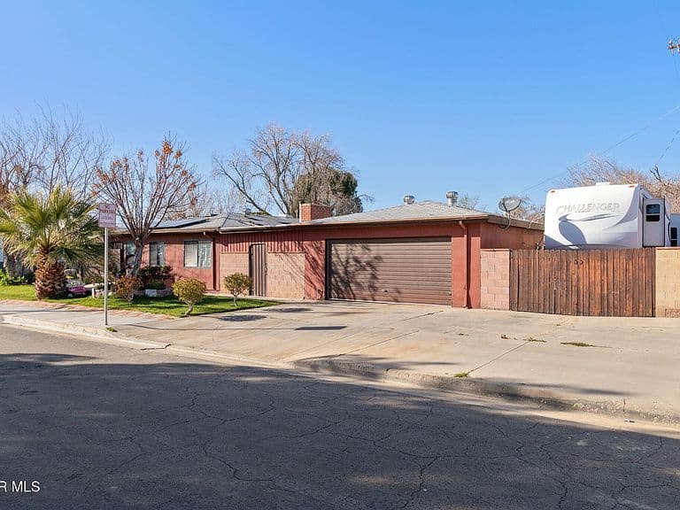 Listing photo 5