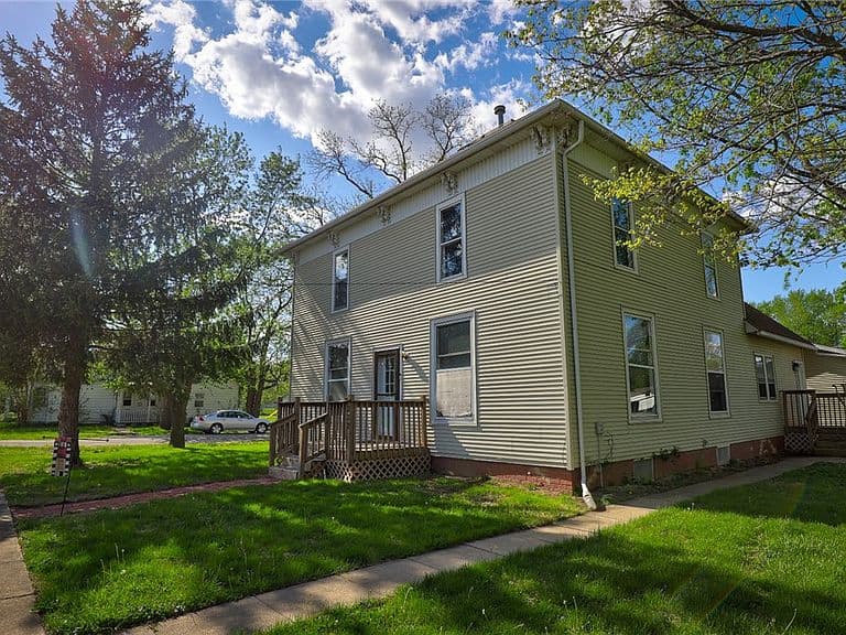 Listing photo 5