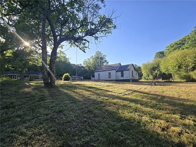Listing photo 4