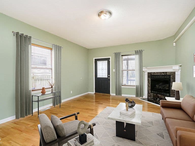 Listing photo 5