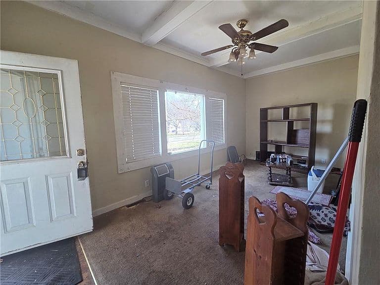 Listing photo 2
