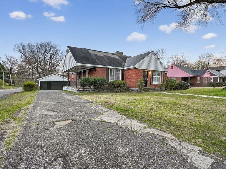 Listing photo 3