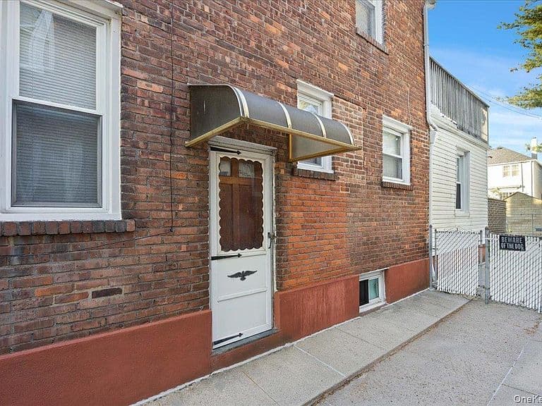 Listing photo 4