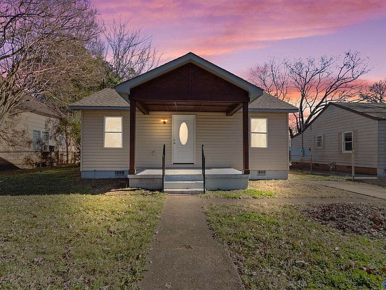 Listing photo 3