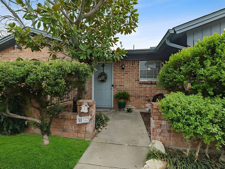 Listing photo 4