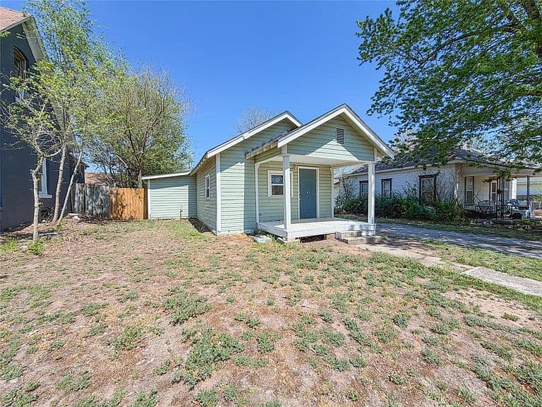 Listing photo 2