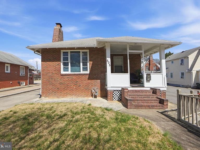 Listing photo 3