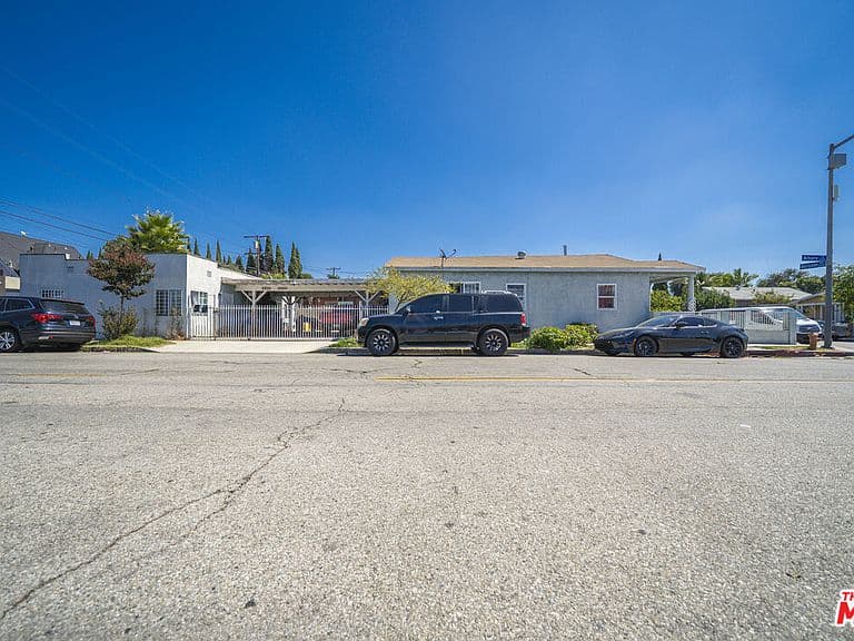 Listing photo 4