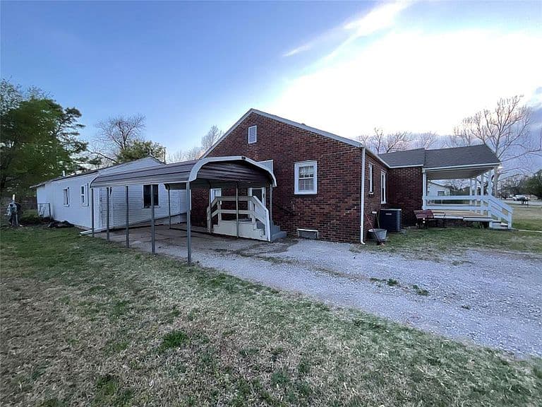Listing photo 4