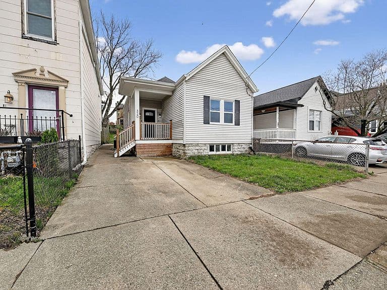 Listing photo 3
