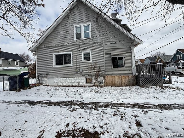 Listing photo 4