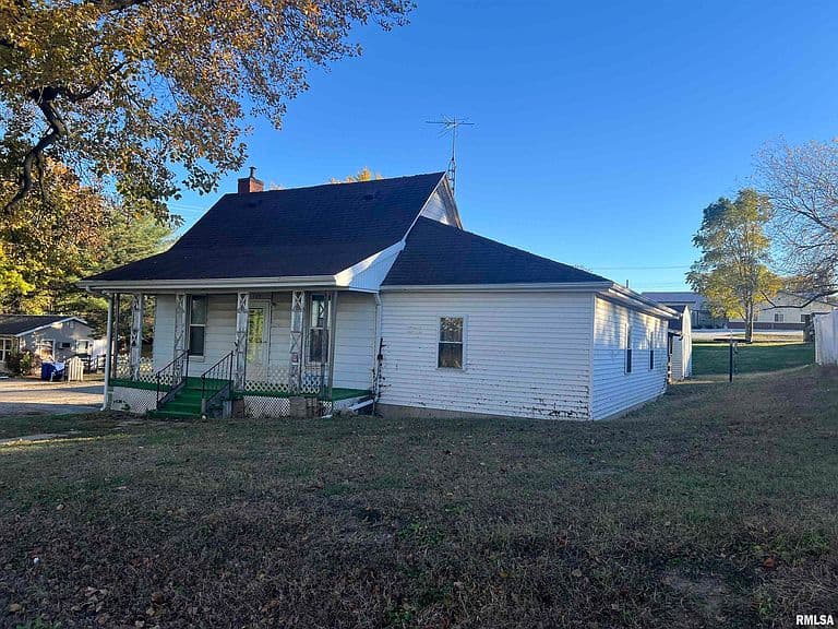 Listing photo 2