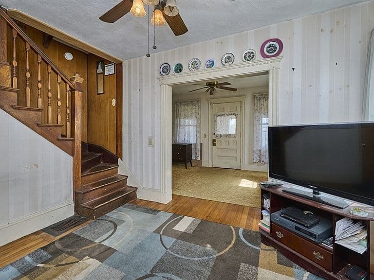 Listing photo 4