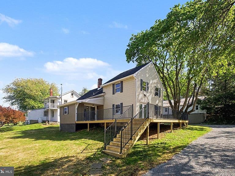 Listing photo 5