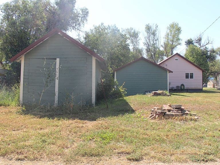 Listing photo 3