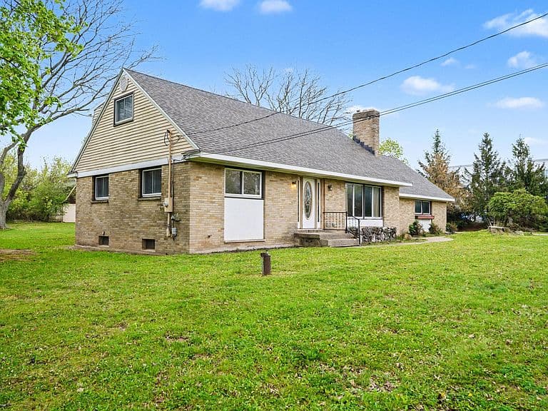 Listing photo 4