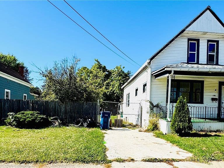 Listing photo 3