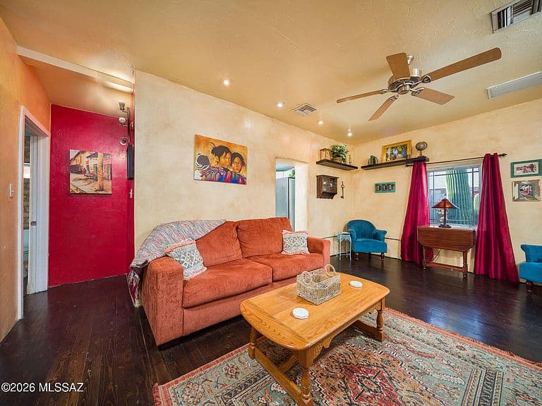 Listing photo 5