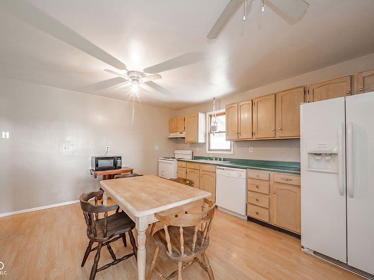 Listing photo 4