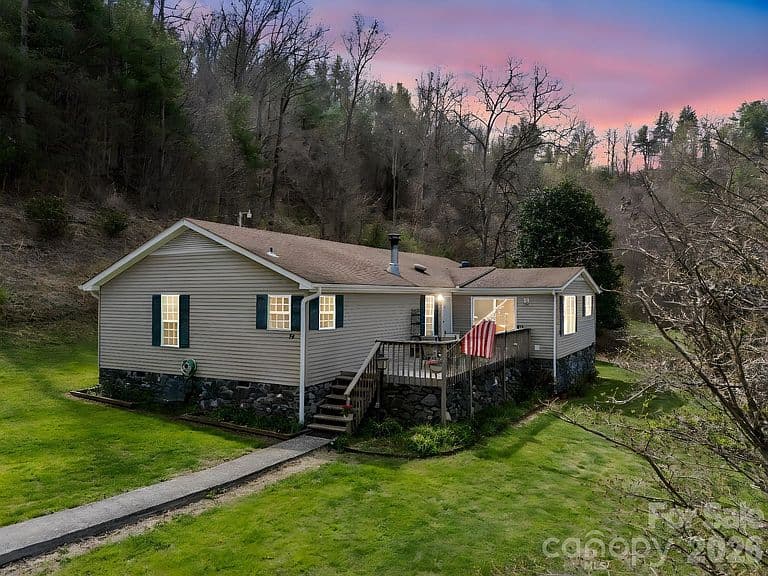 Listing photo 5