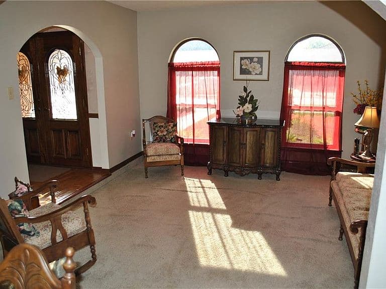 Listing photo 5