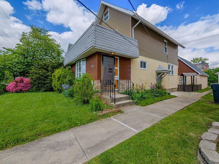 Listing photo 3
