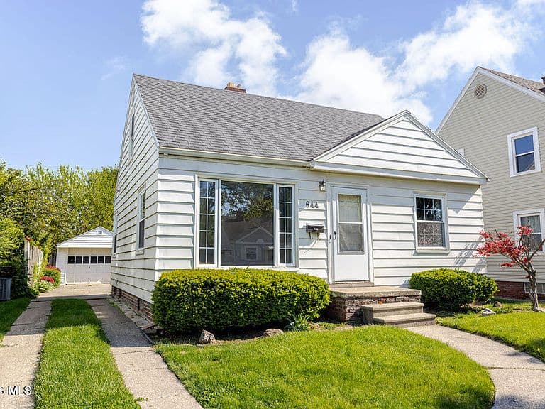 Listing photo 4