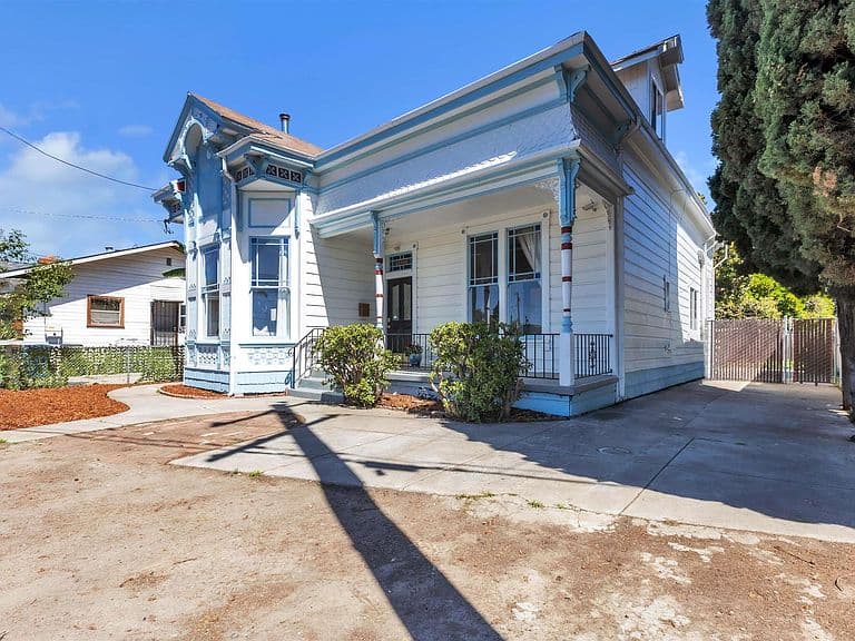 Listing photo 5