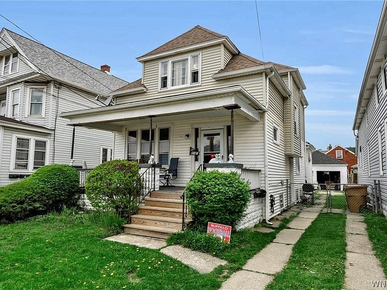 Listing photo 2