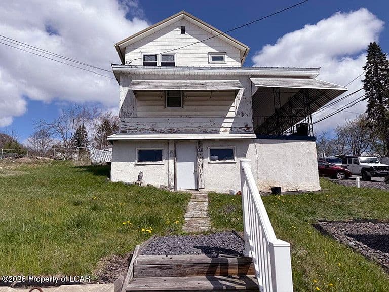 Listing photo 4