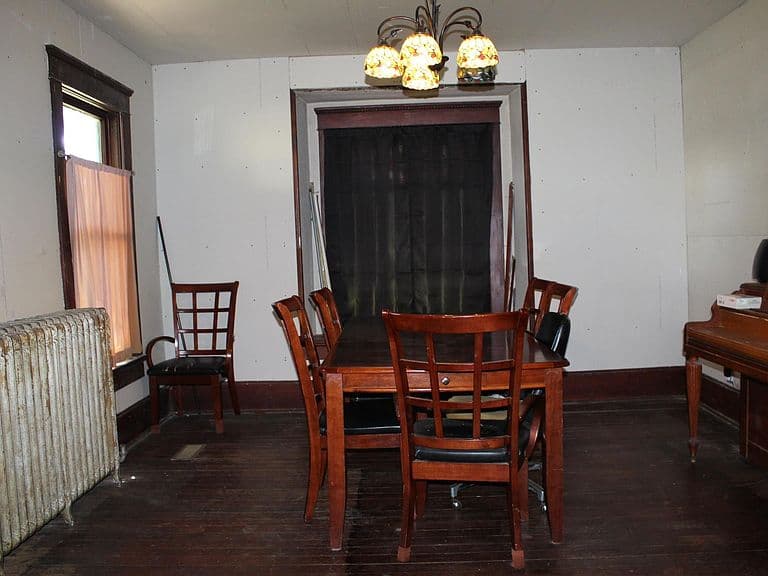 Listing photo 5