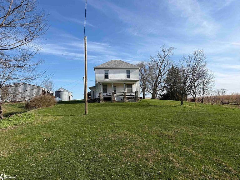 Listing photo 5